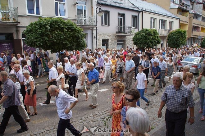 Procesja Bożego Ciała w sanktuarium pw. św. Antoniego Padewskiego w Ostrołęce [15.06.2017] - zdjęcie #7 - eOstroleka.pl