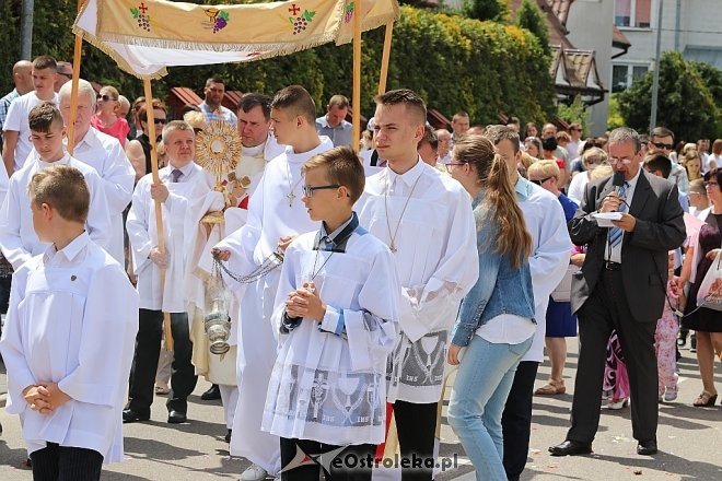 Boże Ciało 2017 w parafii pw. NMP Królowej Rodzin [15.06.2017] - zdjęcie #28 - eOstroleka.pl