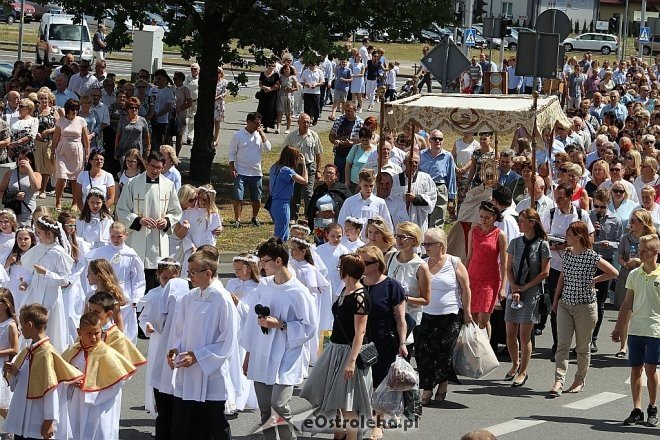 Boże Ciało 2017 w parafii pw. św. Franciszka [15.06.2017] - zdjęcie #19 - eOstroleka.pl