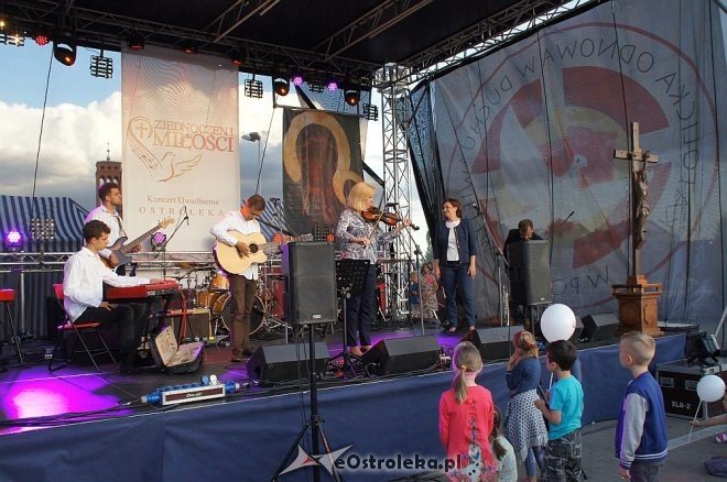 Koncert uwielbienia „Zjednoczeni dla Miłości” po raz trzeci w Ostrołęce [WIDEO, ZDJĘCIA] - zdjęcie #5 - eOstroleka.pl