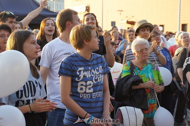 Koncert uwielbienia „Zjednoczeni dla Miłości” po raz trzeci w Ostrołęce [WIDEO, ZDJĘCIA] - zdjęcie #48 - eOstroleka.pl