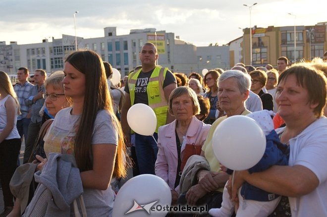 Koncert uwielbienia „Zjednoczeni dla Miłości” po raz trzeci w Ostrołęce [WIDEO, ZDJĘCIA] - zdjęcie #61 - eOstroleka.pl