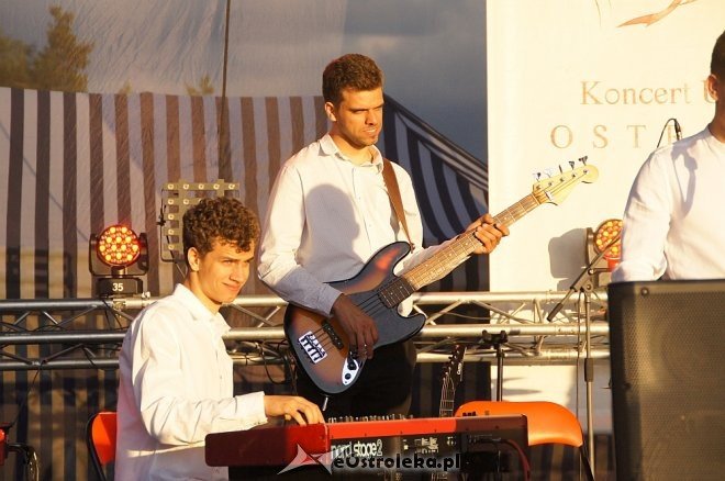 Koncert uwielbienia „Zjednoczeni dla Miłości” po raz trzeci w Ostrołęce [WIDEO, ZDJĘCIA] - zdjęcie #70 - eOstroleka.pl
