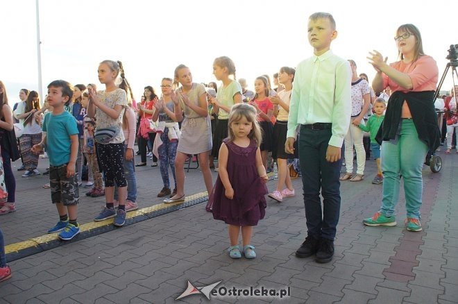 Koncert uwielbienia „Zjednoczeni dla Miłości” po raz trzeci w Ostrołęce [WIDEO, ZDJĘCIA] - zdjęcie #53 - eOstroleka.pl