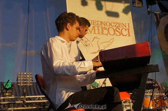 Koncert uwielbienia „Zjednoczeni dla Miłości” po raz trzeci w Ostrołęce [WIDEO, ZDJĘCIA] - zdjęcie #88 - eOstroleka.pl