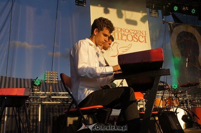 Koncert uwielbienia „Zjednoczeni dla Miłości” po raz trzeci w Ostrołęce [WIDEO, ZDJĘCIA] - zdjęcie #90 - eOstroleka.pl