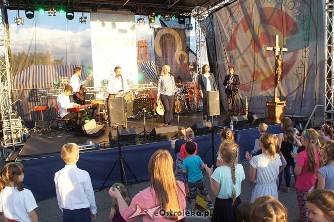 Koncert uwielbienia „Zjednoczeni dla Miłości” po raz trzeci w Ostrołęce [WIDEO, ZDJĘCIA] - zdjęcie #100 - eOstroleka.pl