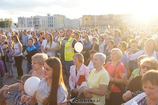 Koncert uwielbienia „Zjednoczeni dla Miłości” po raz trzeci w Ostrołęce [WIDEO, ZDJĘCIA] - zdjęcie #111 - eOstroleka.pl