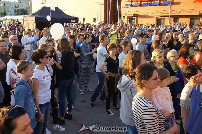 Koncert uwielbienia „Zjednoczeni dla Miłości” po raz trzeci w Ostrołęce [WIDEO, ZDJĘCIA] - zdjęcie #14 - eOstroleka.pl
