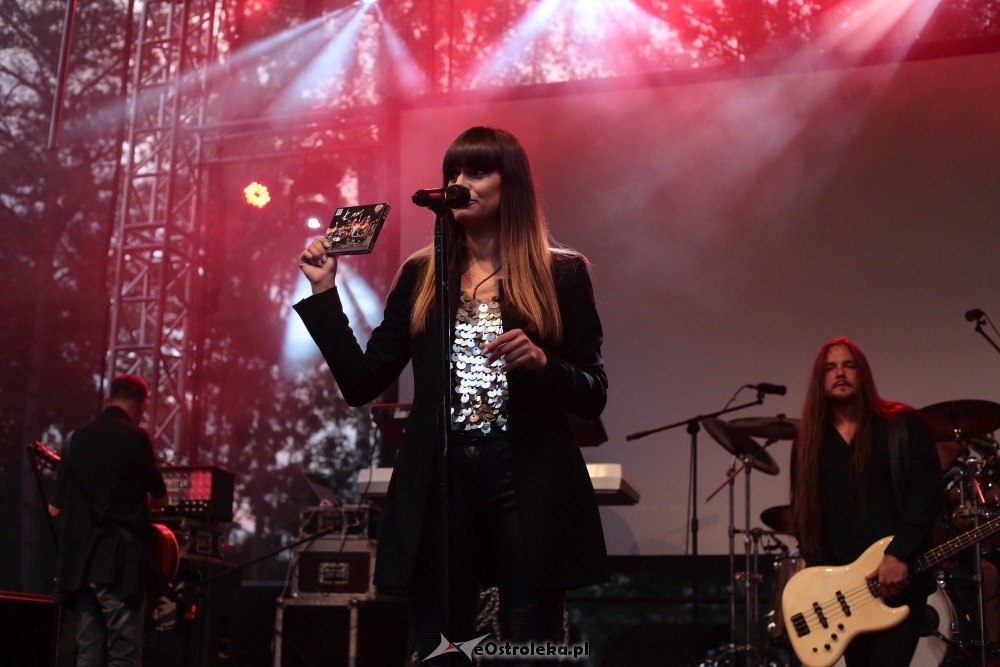 Wesele Kurpiowskie 2017: Koncert zespołu Łzy [18.06.2017] - zdjęcie #10 - eOstroleka.pl
