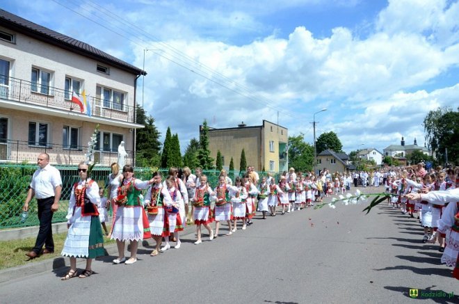 Procesja Bożego Ciała w Kadzidle [15.06.2017] - zdjęcie #88 - eOstroleka.pl