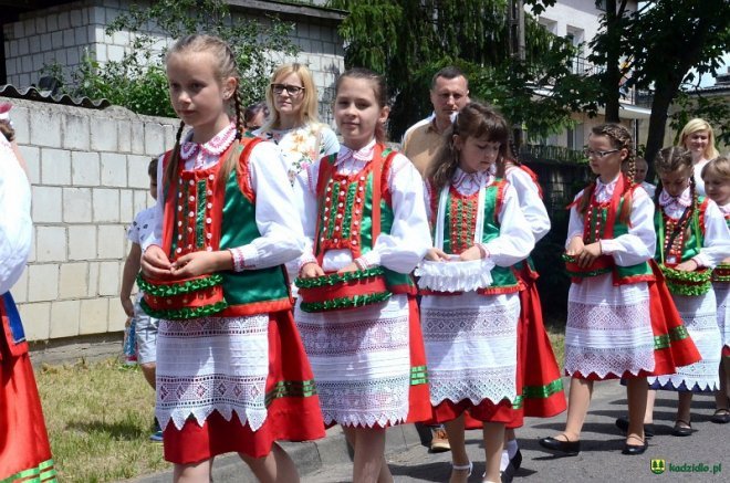 Procesja Bożego Ciała w Kadzidle [15.06.2017] - zdjęcie #85 - eOstroleka.pl