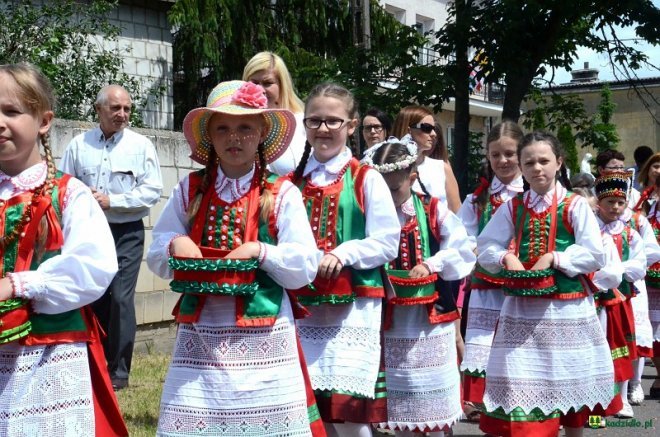 Procesja Bożego Ciała w Kadzidle [15.06.2017] - zdjęcie #82 - eOstroleka.pl
