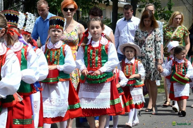 Procesja Bożego Ciała w Kadzidle [15.06.2017] - zdjęcie #81 - eOstroleka.pl