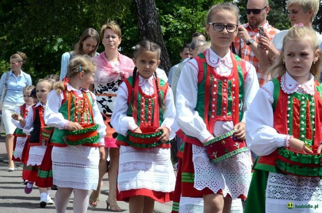 Procesja Bożego Ciała w Kadzidle [15.06.2017] - zdjęcie #76 - eOstroleka.pl