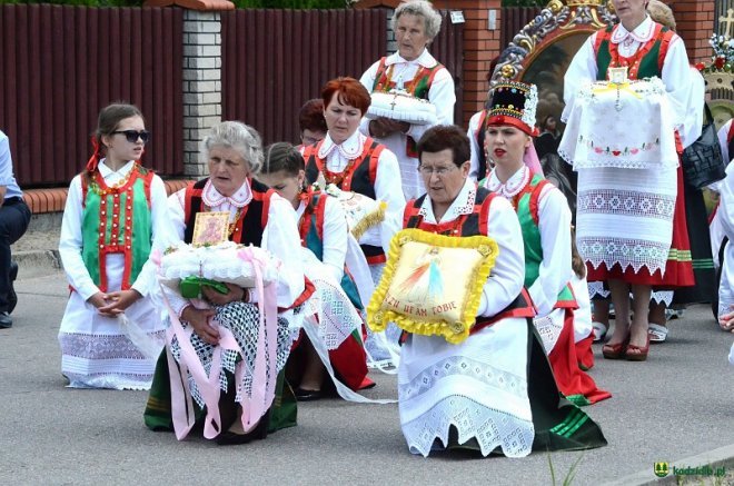 Procesja Bożego Ciała w Kadzidle [15.06.2017] - zdjęcie #25 - eOstroleka.pl