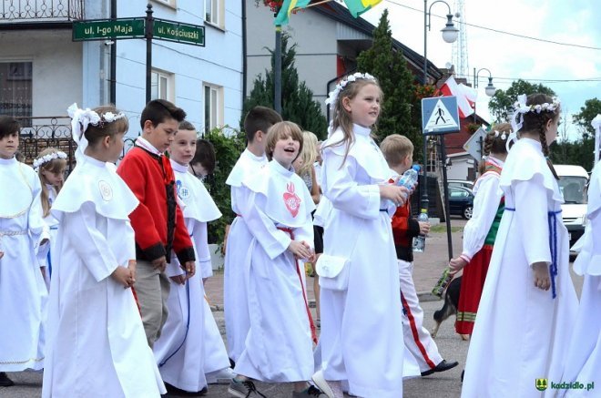 Procesja Bożego Ciała w Kadzidle [15.06.2017] - zdjęcie #18 - eOstroleka.pl