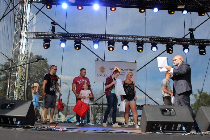 Tłumy imprezowiczów na Dniach Łomży. Zagrał zespół Akcent [ZDJĘCIA] - zdjęcie #51 - eOstroleka.pl