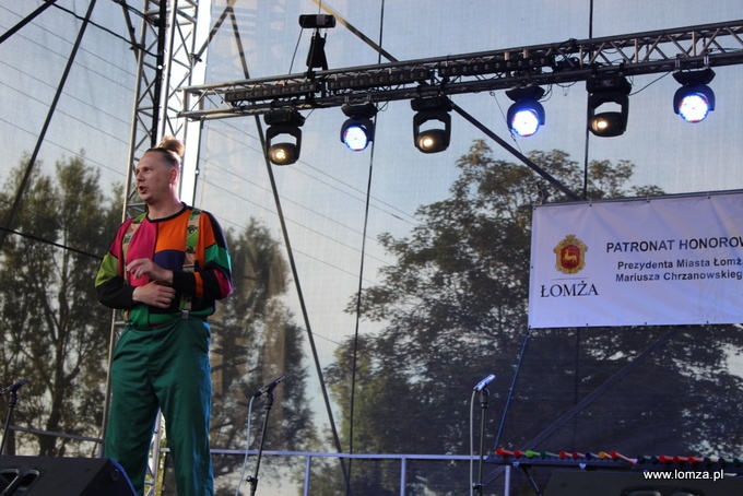 Tłumy imprezowiczów na Dniach Łomży. Zagrał zespół Akcent [ZDJĘCIA] - zdjęcie #42 - eOstroleka.pl