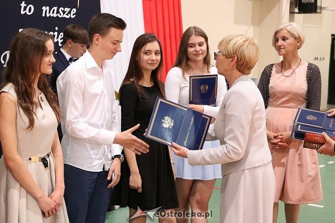 Zakończenie roku szkolnego III klas Gimnazjum nr 1 [22.06.2017] - zdjęcie #34 - eOstroleka.pl