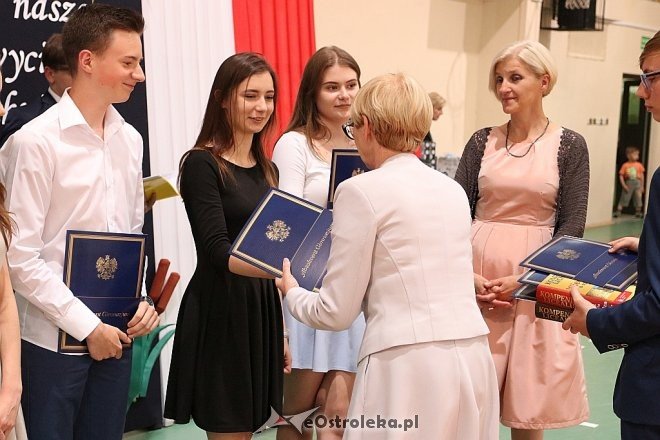 Zakończenie roku szkolnego III klas Gimnazjum nr 1 [22.06.2017] - zdjęcie #33 - eOstroleka.pl