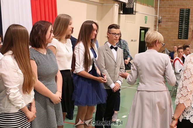 Zakończenie roku szkolnego III klas Gimnazjum nr 1 [22.06.2017] - zdjęcie #19 - eOstroleka.pl