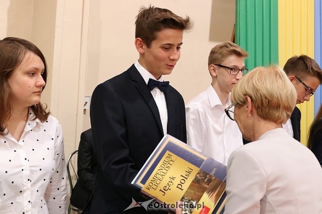 Zakończenie roku szkolnego III klas Gimnazjum nr 1 [22.06.2017] - zdjęcie #6 - eOstroleka.pl