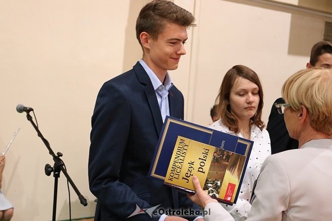 Zakończenie roku szkolnego III klas Gimnazjum nr 1 [22.06.2017] - zdjęcie #4 - eOstroleka.pl