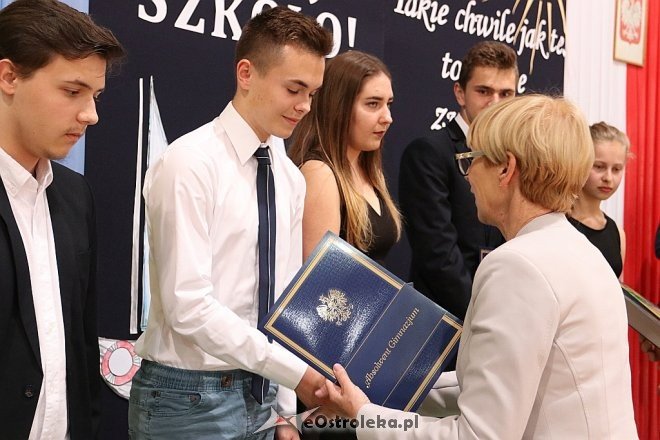 Zakończenie roku szkolnego III klas Gimnazjum nr 1 [22.06.2017] - zdjęcie #2 - eOstroleka.pl