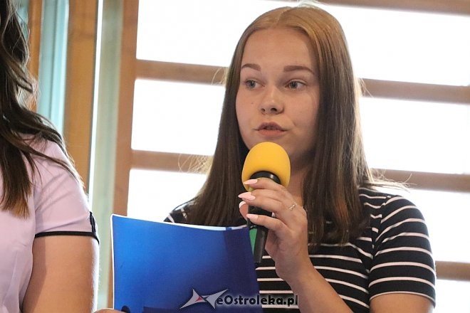 Zakończenie roku szkolnego III klas gimnazjum Zespołu Szkół nr  4 [22.06.2017] - zdjęcie #12 - eOstroleka.pl