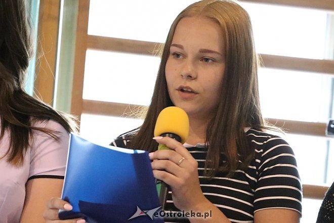 Zakończenie roku szkolnego III klas gimnazjum Zespołu Szkół nr  4 [22.06.2017] - zdjęcie #9 - eOstroleka.pl