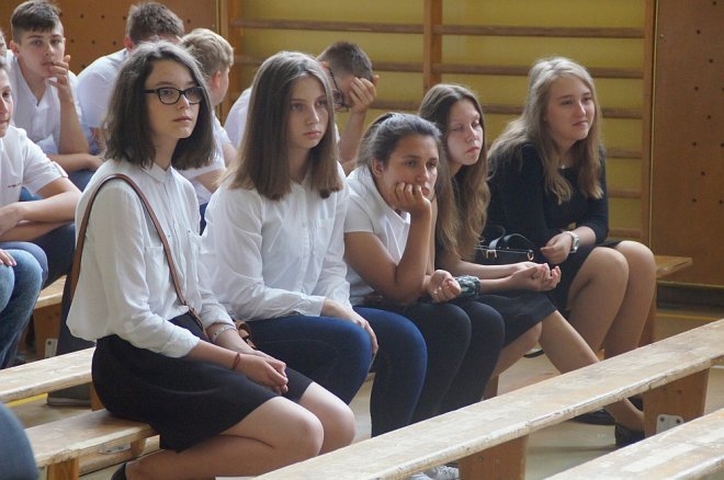 Zakończenie roku klas III w Gimnazjum nr 3 [22.06.2017] - zdjęcie #30 - eOstroleka.pl