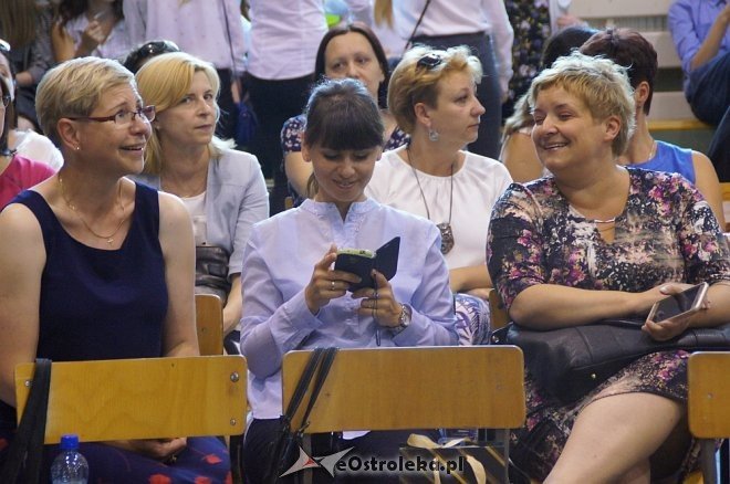 Zakończenie roku szkolnego klas III w Gimnazjum nr 5 [22.06.2017] - zdjęcie #55 - eOstroleka.pl