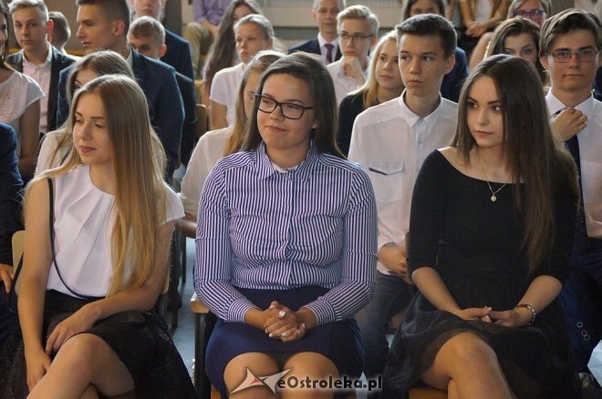 Zakończenie roku szkolnego klas III w Gimnazjum nr 5 [22.06.2017] - zdjęcie #40 - eOstroleka.pl
