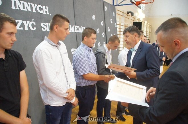 Zakończenie roku szkolnego 2016/2017 w ZSZ nr 1 [23.06.2017] - zdjęcie #10 - eOstroleka.pl