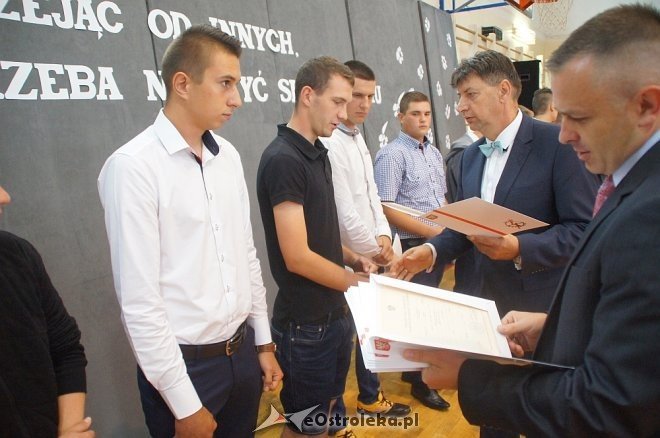 Zakończenie roku szkolnego 2016/2017 w ZSZ nr 1 [23.06.2017] - zdjęcie #7 - eOstroleka.pl
