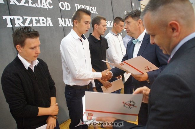 Zakończenie roku szkolnego 2016/2017 w ZSZ nr 1 [23.06.2017] - zdjęcie #6 - eOstroleka.pl