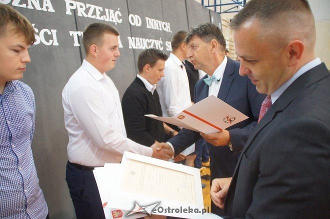 Zakończenie roku szkolnego 2016/2017 w ZSZ nr 1 [23.06.2017] - zdjęcie #4 - eOstroleka.pl