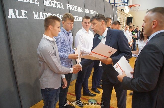Zakończenie roku szkolnego 2016/2017 w ZSZ nr 1 [23.06.2017] - zdjęcie #2 - eOstroleka.pl
