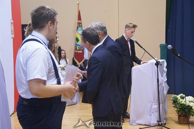Zakończenie roku szkolnego 2016/2017 w II LO [23.06.2017] - zdjęcie #11 - eOstroleka.pl