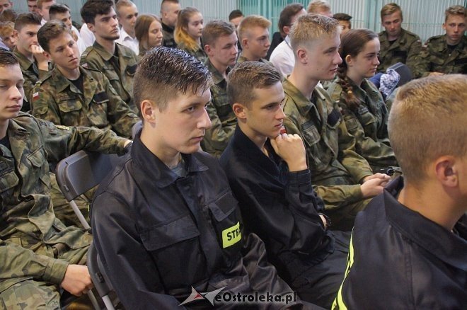 Zakończenie roku szkolnego 2016/2017 w ZSZ nr 2 ]23.06.2017] - zdjęcie #65 - eOstroleka.pl