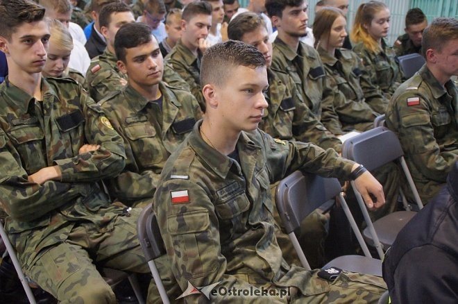 Zakończenie roku szkolnego 2016/2017 w ZSZ nr 2 ]23.06.2017] - zdjęcie #64 - eOstroleka.pl