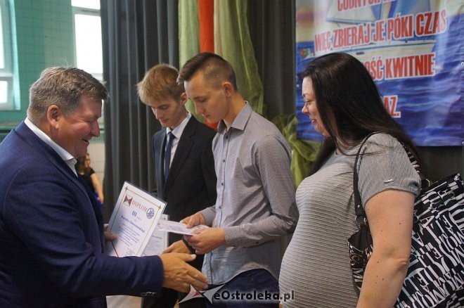 Zakończenie roku szkolnego 2016/2017 w ZSZ nr 2 ]23.06.2017] - zdjęcie #35 - eOstroleka.pl