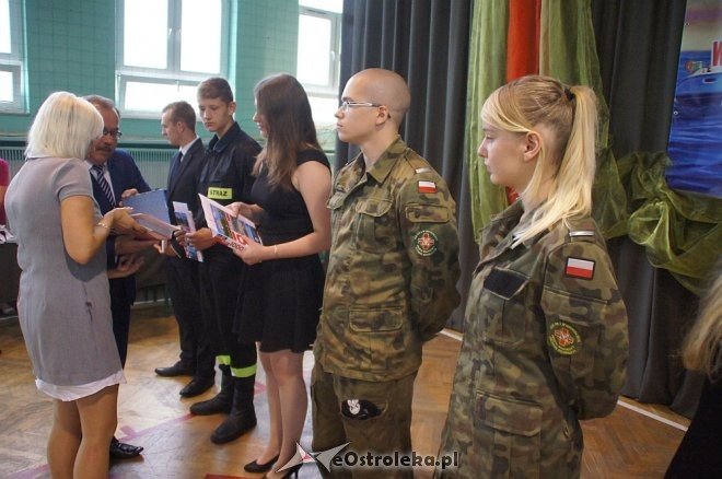 Zakończenie roku szkolnego 2016/2017 w ZSZ nr 2 ]23.06.2017] - zdjęcie #19 - eOstroleka.pl