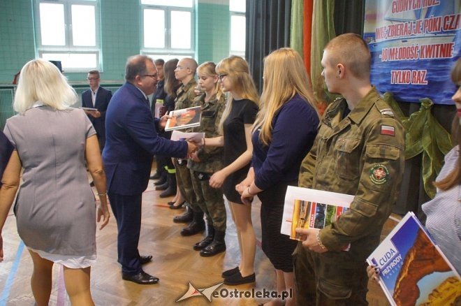 Zakończenie roku szkolnego 2016/2017 w ZSZ nr 2 ]23.06.2017] - zdjęcie #13 - eOstroleka.pl