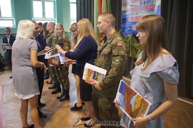 Zakończenie roku szkolnego 2016/2017 w ZSZ nr 2 ]23.06.2017] - zdjęcie #11 - eOstroleka.pl