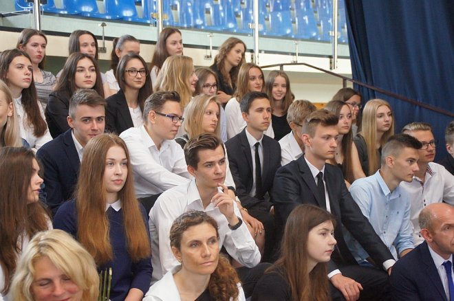Zakończenie rok szkolnego 2016/2017 w I LO [23.06.2017] - zdjęcie #64 - eOstroleka.pl