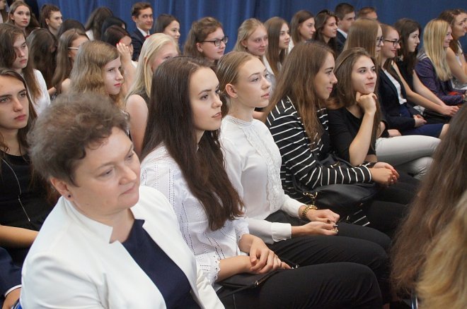 Zakończenie rok szkolnego 2016/2017 w I LO [23.06.2017] - zdjęcie #55 - eOstroleka.pl