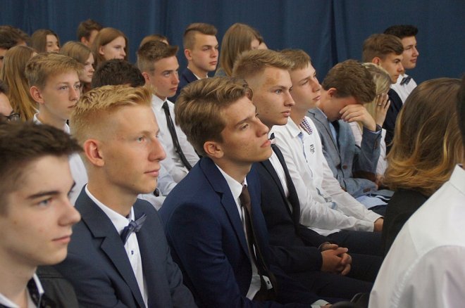 Zakończenie rok szkolnego 2016/2017 w I LO [23.06.2017] - zdjęcie #54 - eOstroleka.pl