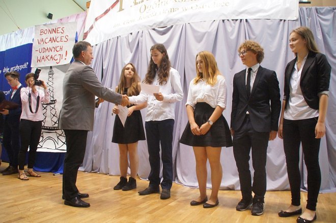 Zakończenie rok szkolnego 2016/2017 w I LO [23.06.2017] - zdjęcie #5 - eOstroleka.pl
